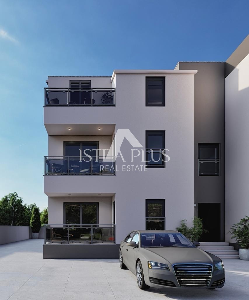 Istra, Novozgrajeno stanovanje na atraktivni lokaciji v mirnem istrskem obalnem mestu