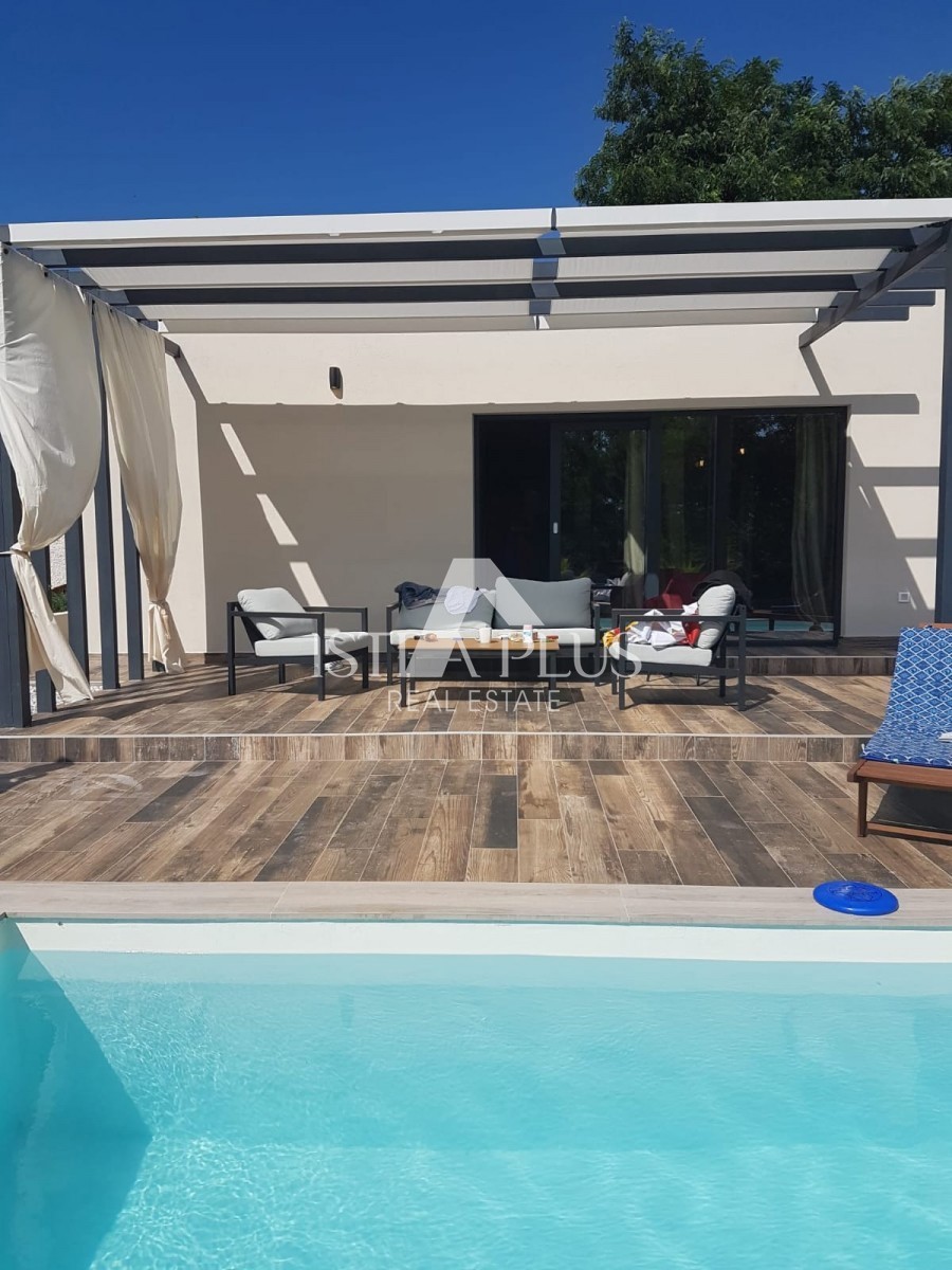 Istra, območje Višnjana - Družinska hiša na mirni lokaciji, obdana z naravo