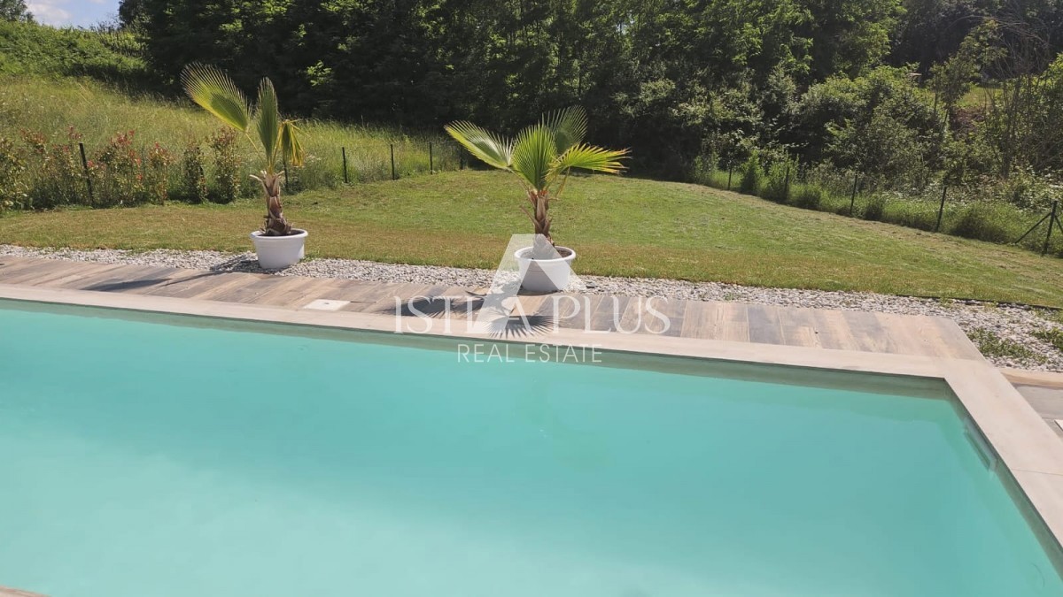 Istra, območje Višnjana - Družinska hiša na mirni lokaciji, obdana z naravo