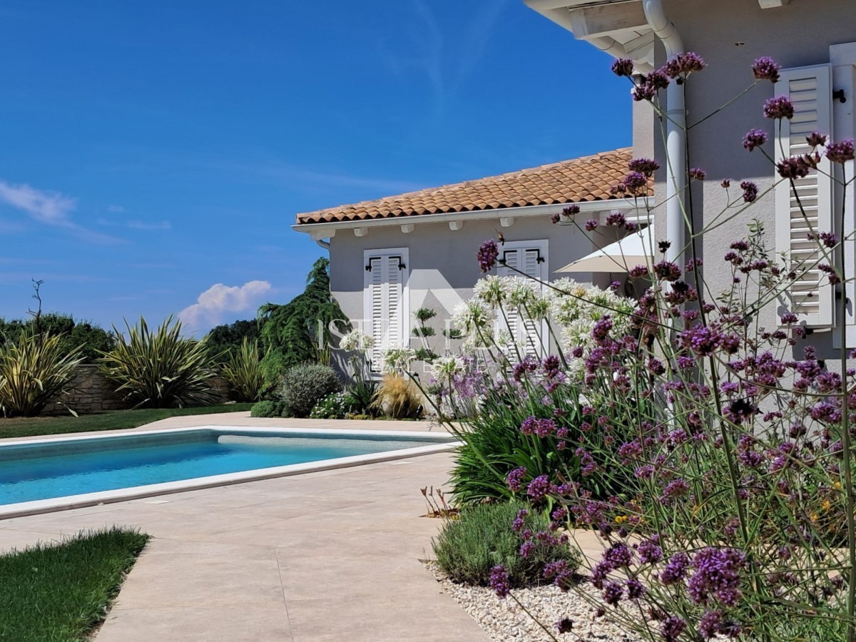 Эксклюзив! Уникальная вилла, сочетающая в себе качество, функциональность и расположение с открытым видом на море.