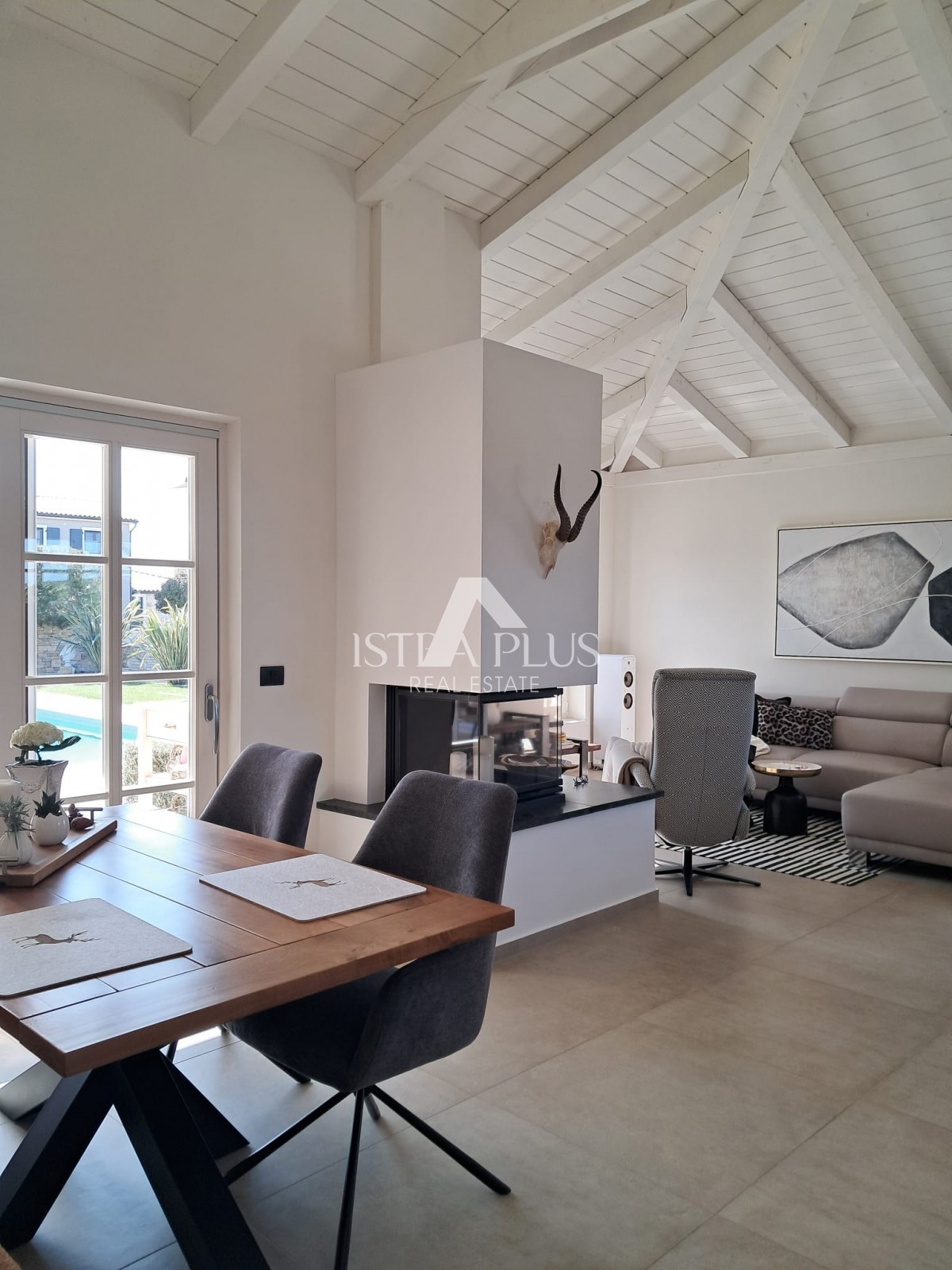 Эксклюзив! Уникальная вилла, сочетающая в себе качество, функциональность и расположение с открытым видом на море.