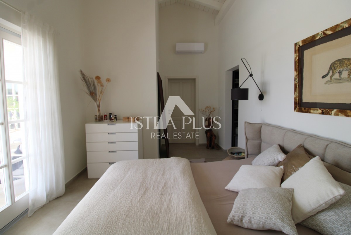 Эксклюзив! Уникальная вилла, сочетающая в себе качество, функциональность и расположение с открытым видом на море.