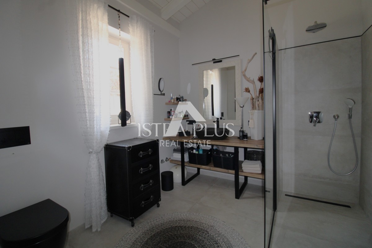 Эксклюзив! Уникальная вилла, сочетающая в себе качество, функциональность и расположение с открытым видом на море.