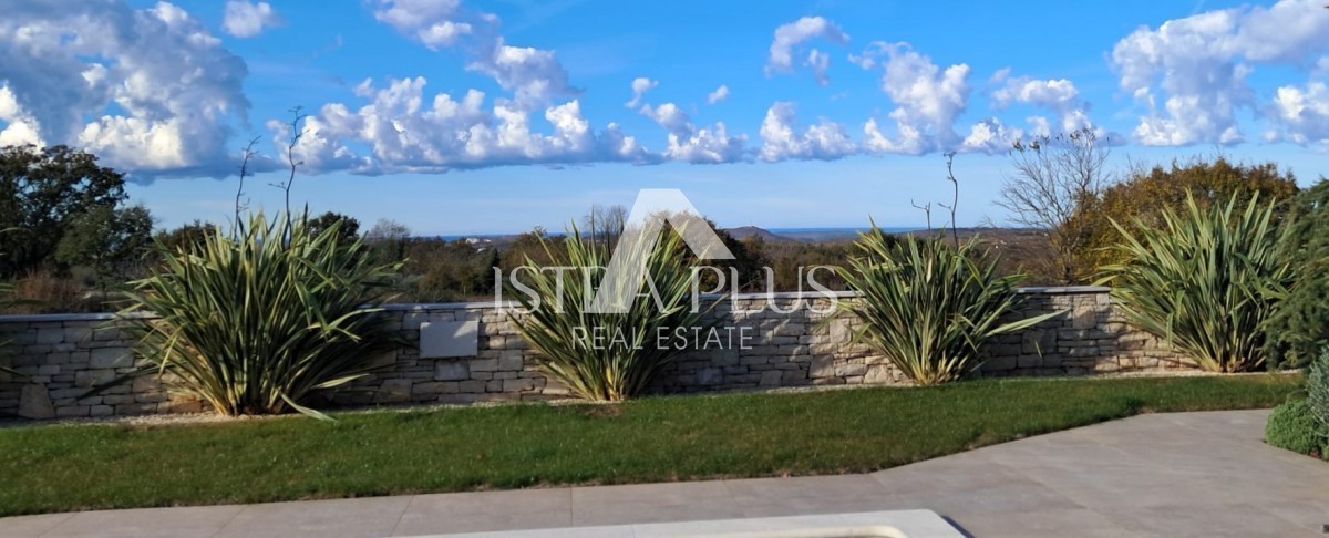 Эксклюзив! Уникальная вилла, сочетающая в себе качество, функциональность и расположение с открытым видом на море.