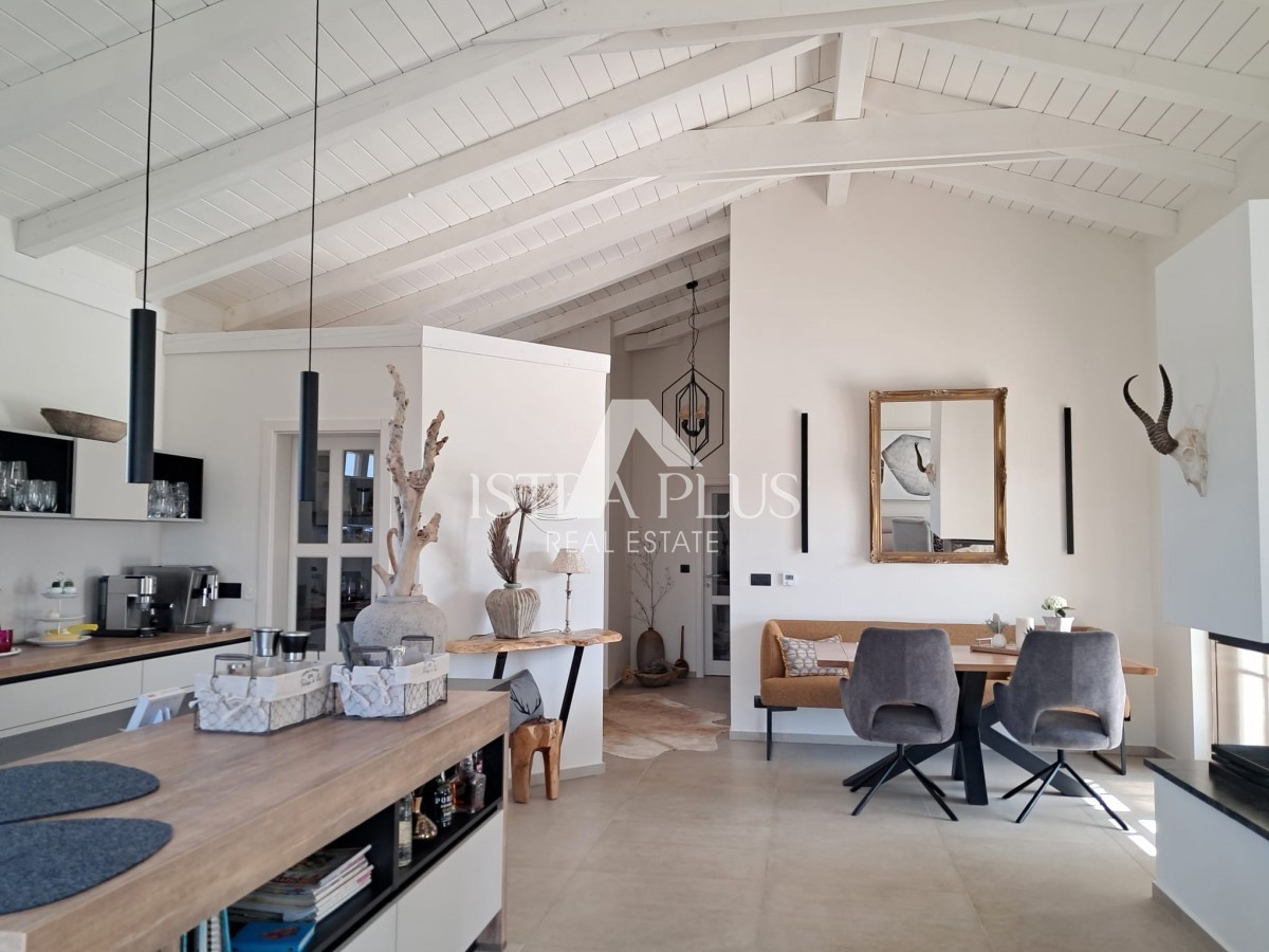 Эксклюзив! Уникальная вилла, сочетающая в себе качество, функциональность и расположение с открытым видом на море.