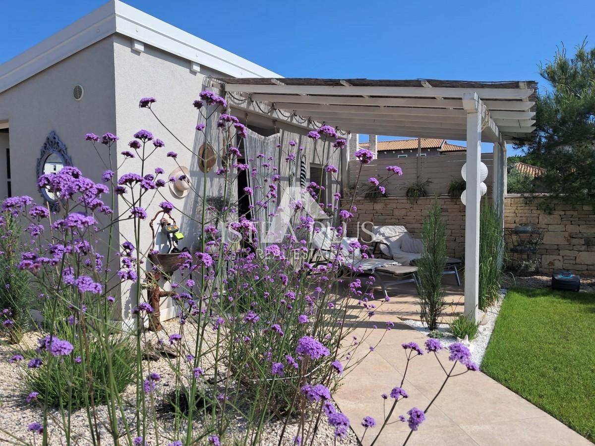 Эксклюзив! Уникальная вилла, сочетающая в себе качество, функциональность и расположение с открытым видом на море.