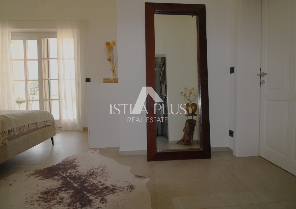 Эксклюзив! Уникальная вилла, сочетающая в себе качество, функциональность и расположение с открытым видом на море.