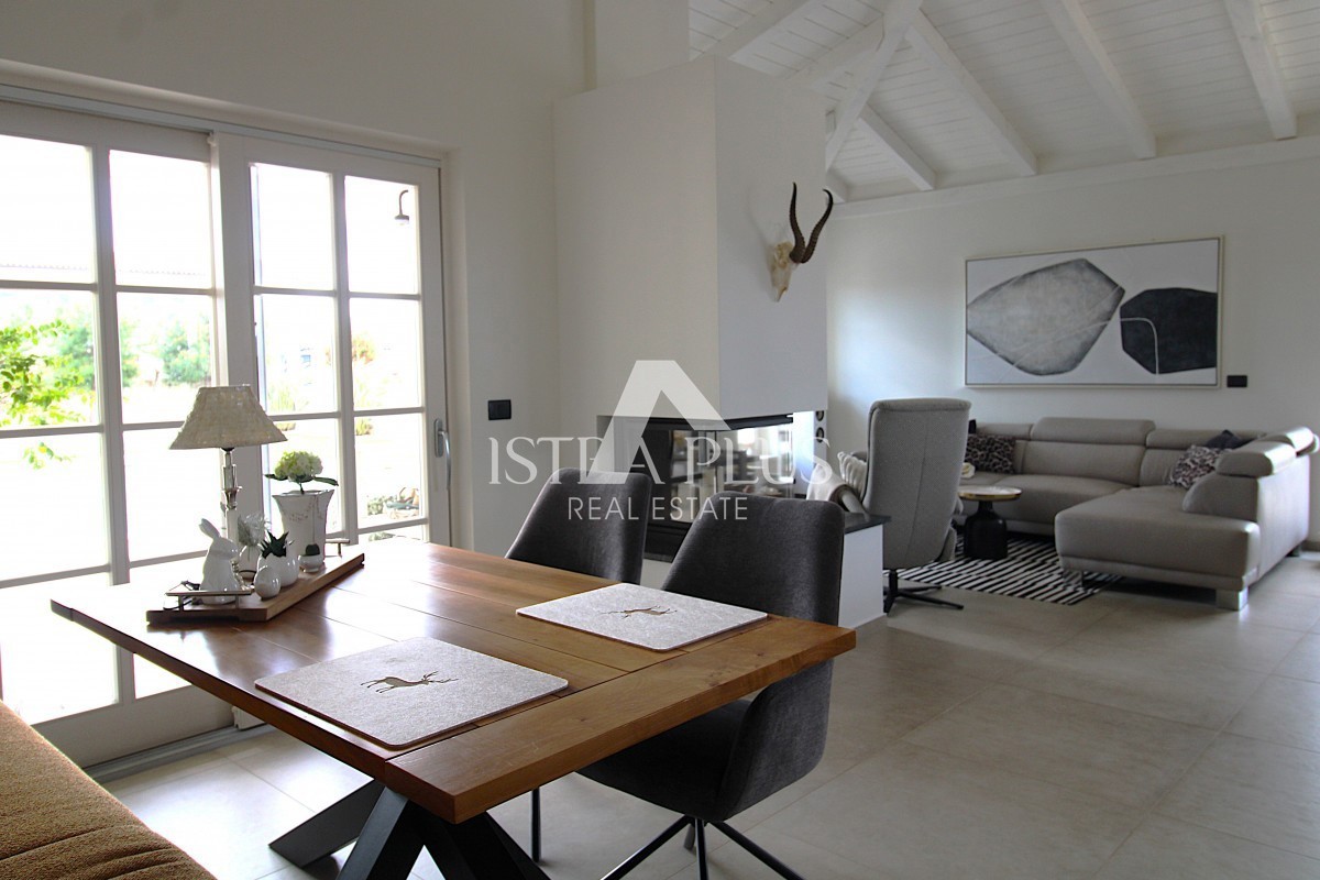 Эксклюзив! Уникальная вилла, сочетающая в себе качество, функциональность и расположение с открытым видом на море.