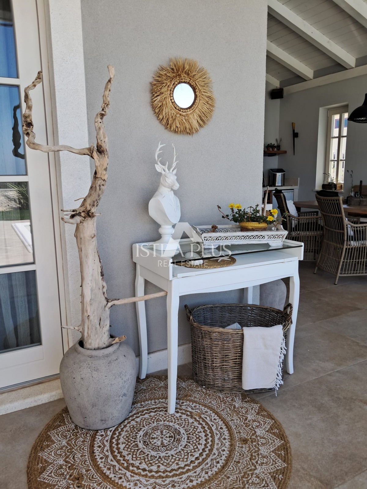 Эксклюзив! Уникальная вилла, сочетающая в себе качество, функциональность и расположение с открытым видом на море.