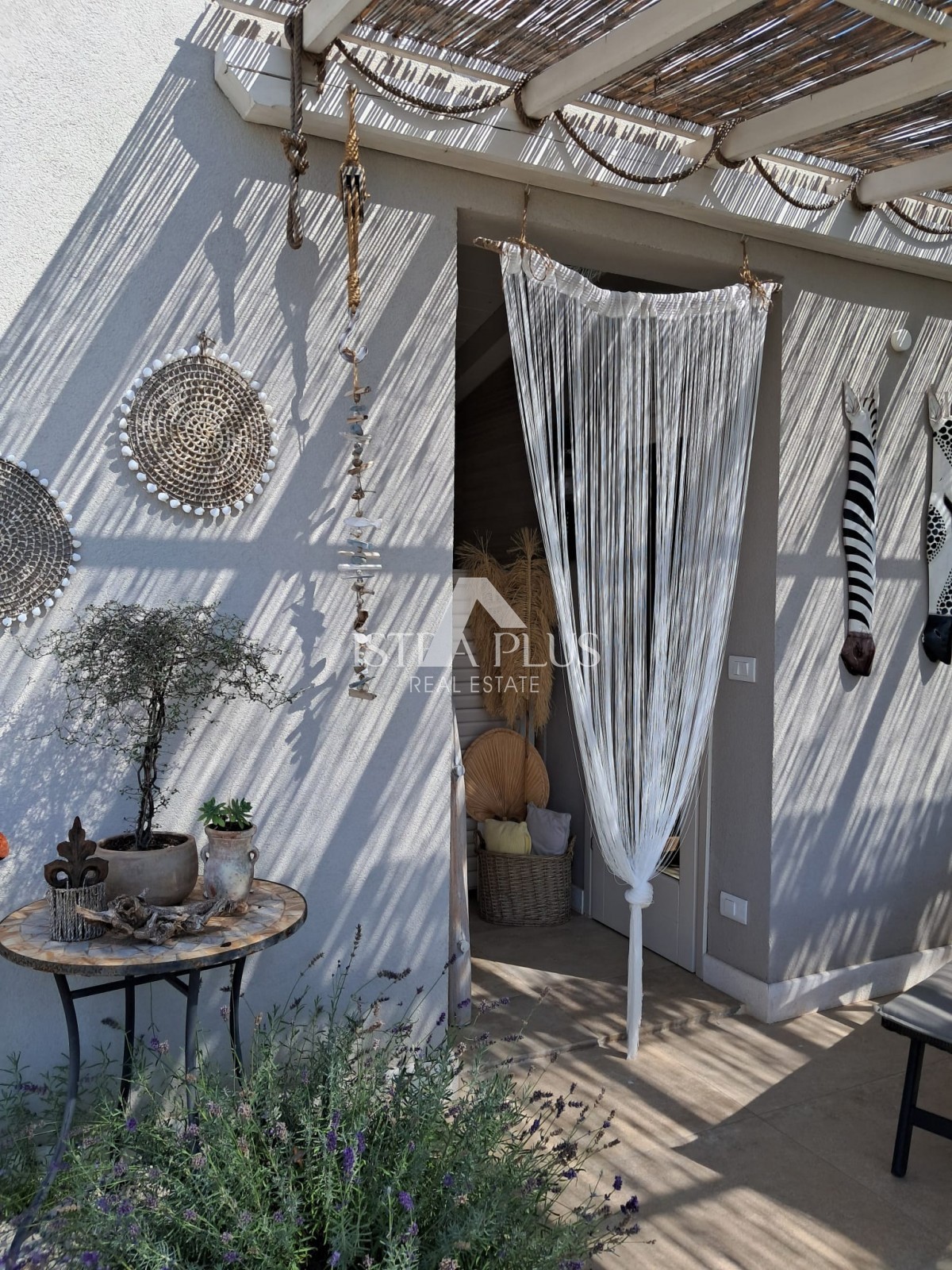 Эксклюзив! Уникальная вилла, сочетающая в себе качество, функциональность и расположение с открытым видом на море.