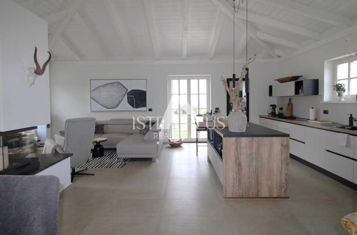 Эксклюзив! Уникальная вилла, сочетающая в себе качество, функциональность и расположение с открытым видом на море.