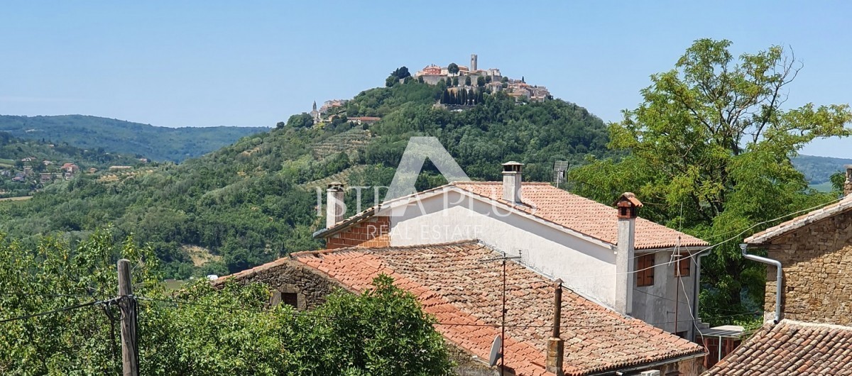 Kamnita hiša z bazenom + apartma, pogled na Motovun