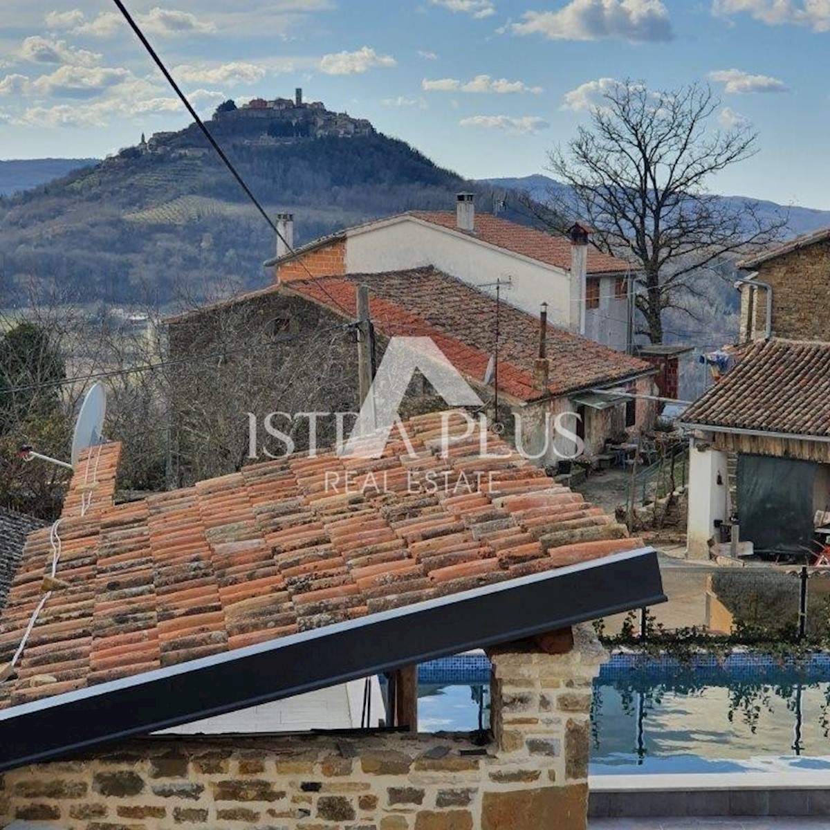 Kamnita hiša z bazenom + apartma, pogled na Motovun