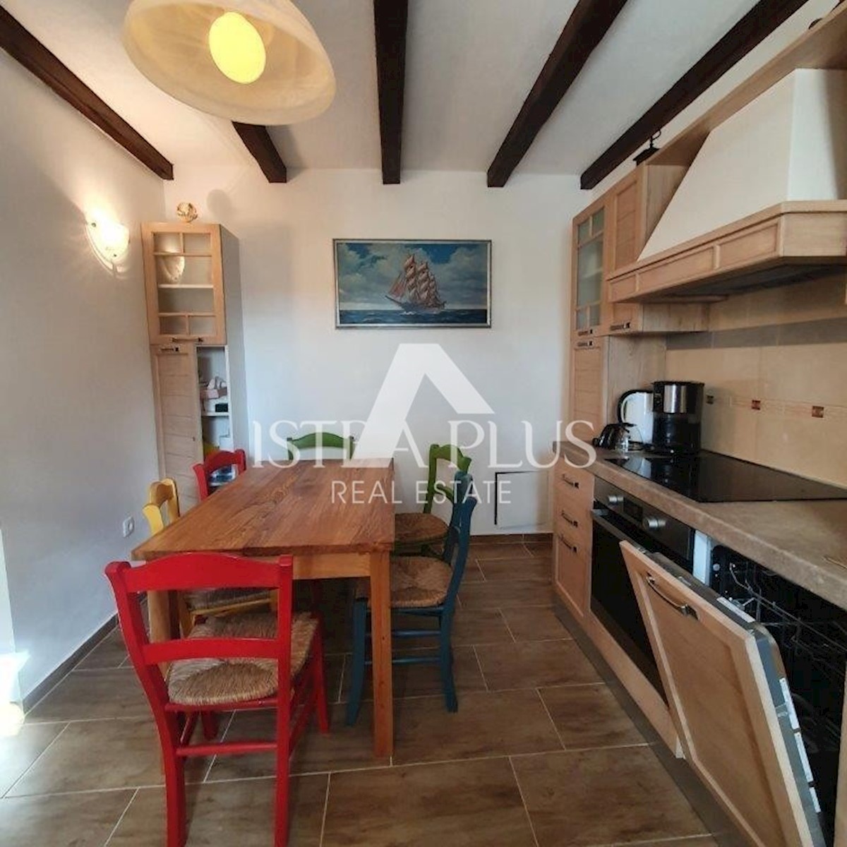 Kamnita hiša z bazenom + apartma, pogled na Motovun