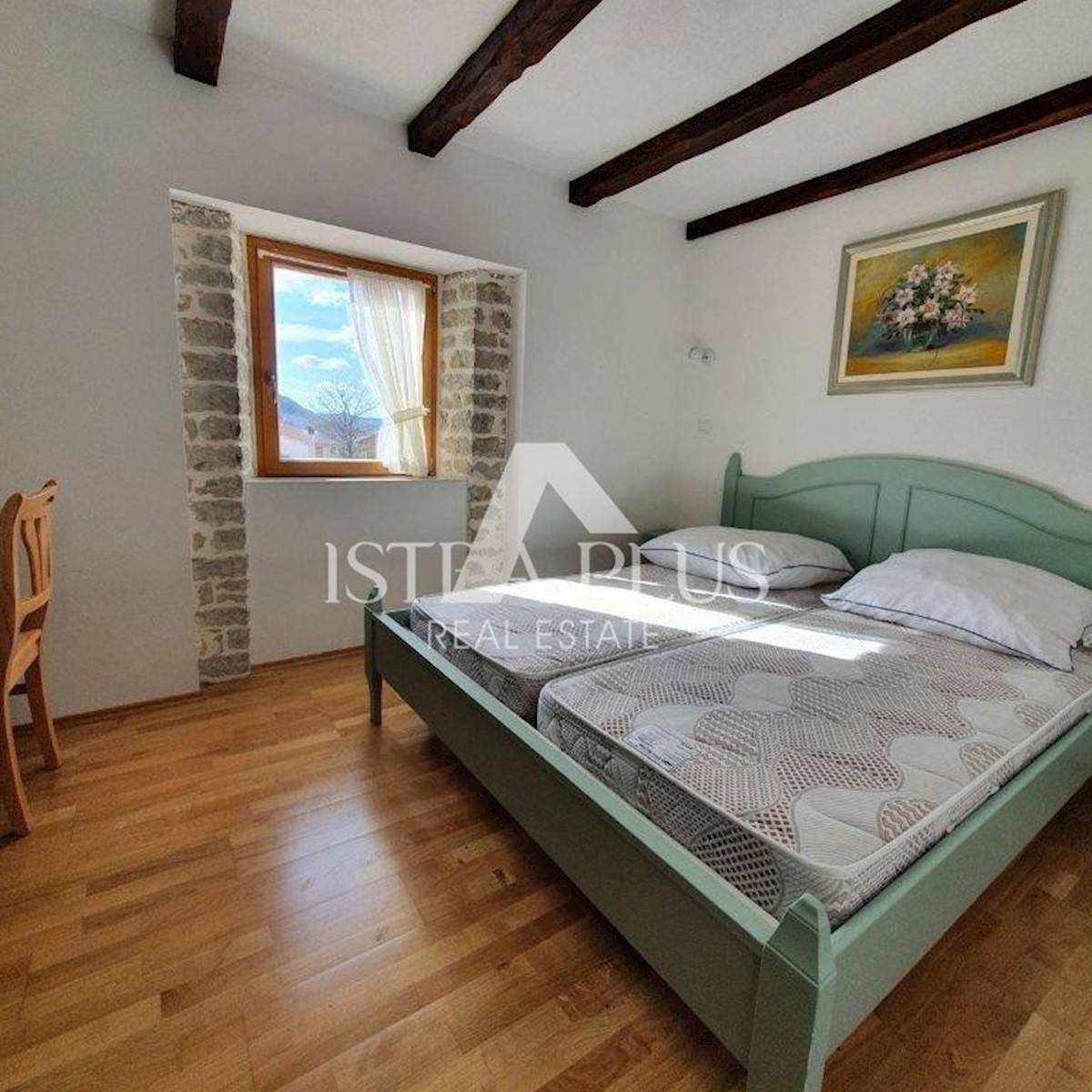 Kamnita hiša z bazenom + apartma, pogled na Motovun