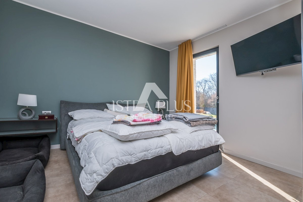 Vila moderne arhitekture in dizajna - 1500m od morja