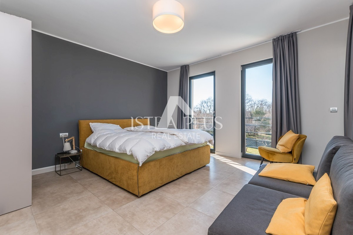 Vila moderne arhitekture in dizajna - 1500m od morja