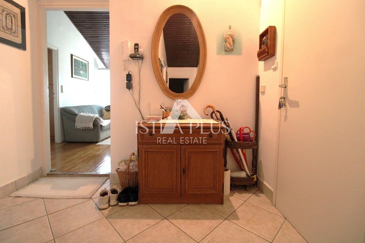 Apartma v Poreču s panoramskim pogledom na mesto in morje