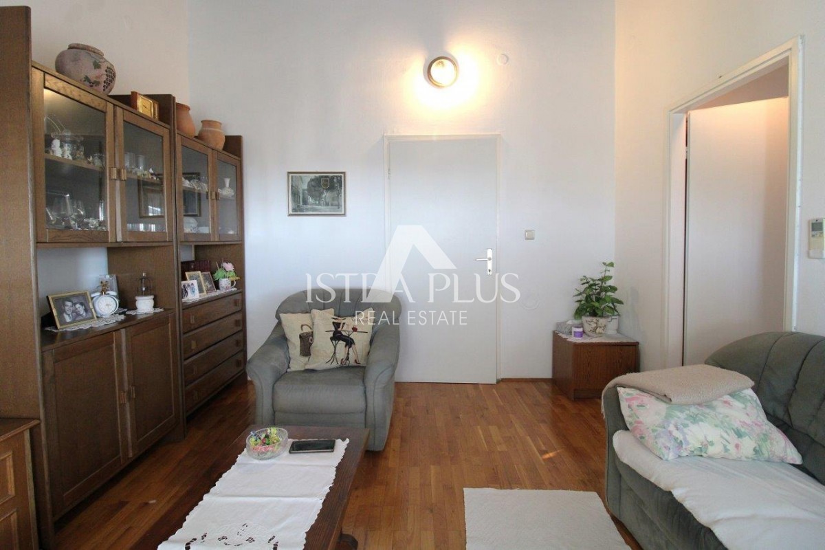 Apartma v Poreču s panoramskim pogledom na mesto in morje