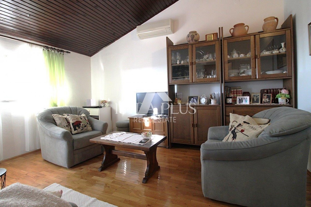 Apartma v Poreču s panoramskim pogledom na mesto in morje