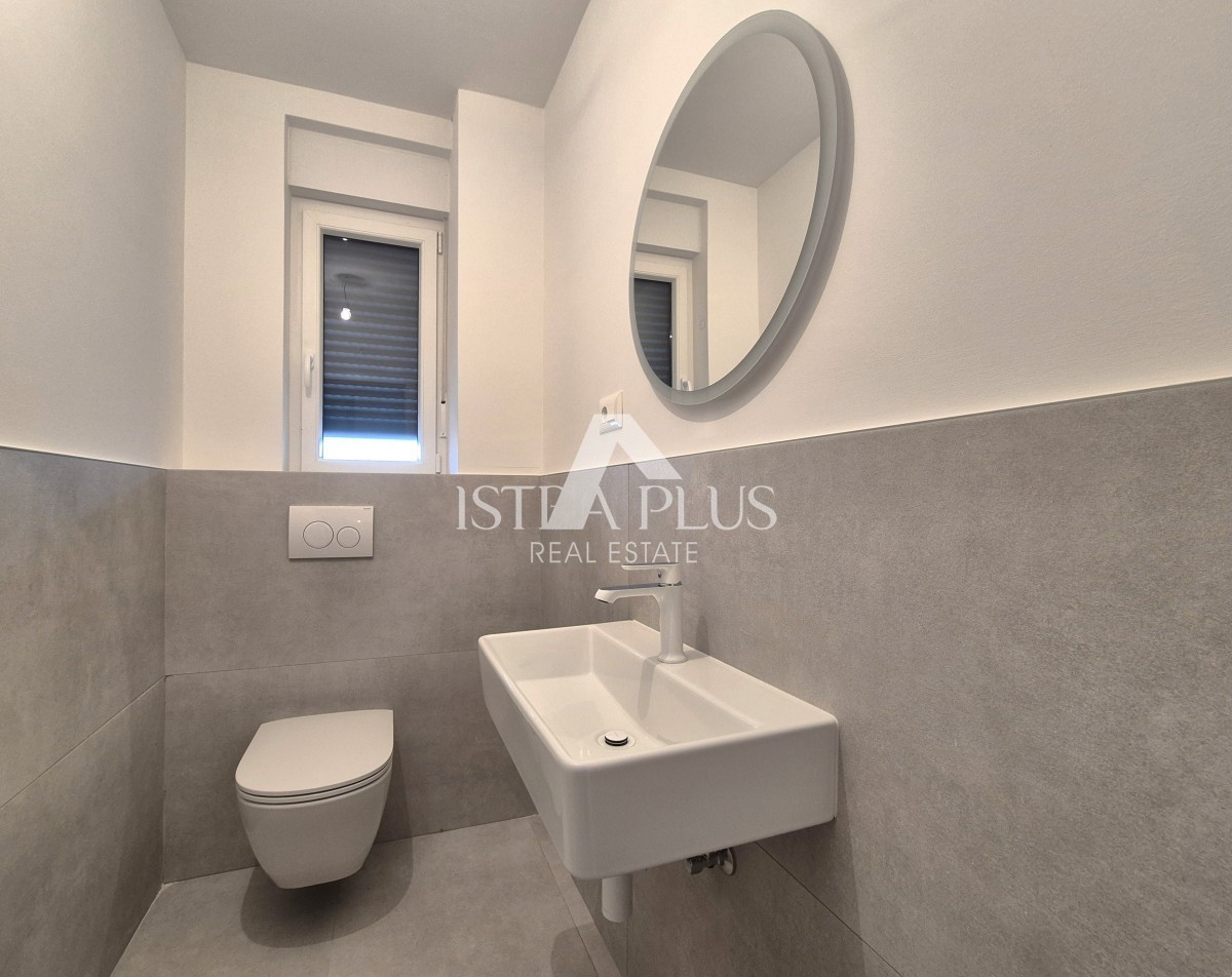 Istra, območje Poreča 1500m od morja - Stanovanje v novi stavbi z dvigalom - pritličje z dvoriščem