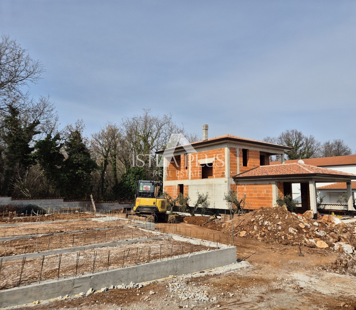 Istra, Poreč 6 km - Čudovita vila v mediteranskem slogu z bazenom, zelo mirna lokacija - v slepi ulici na robu građevinske zone!!!!