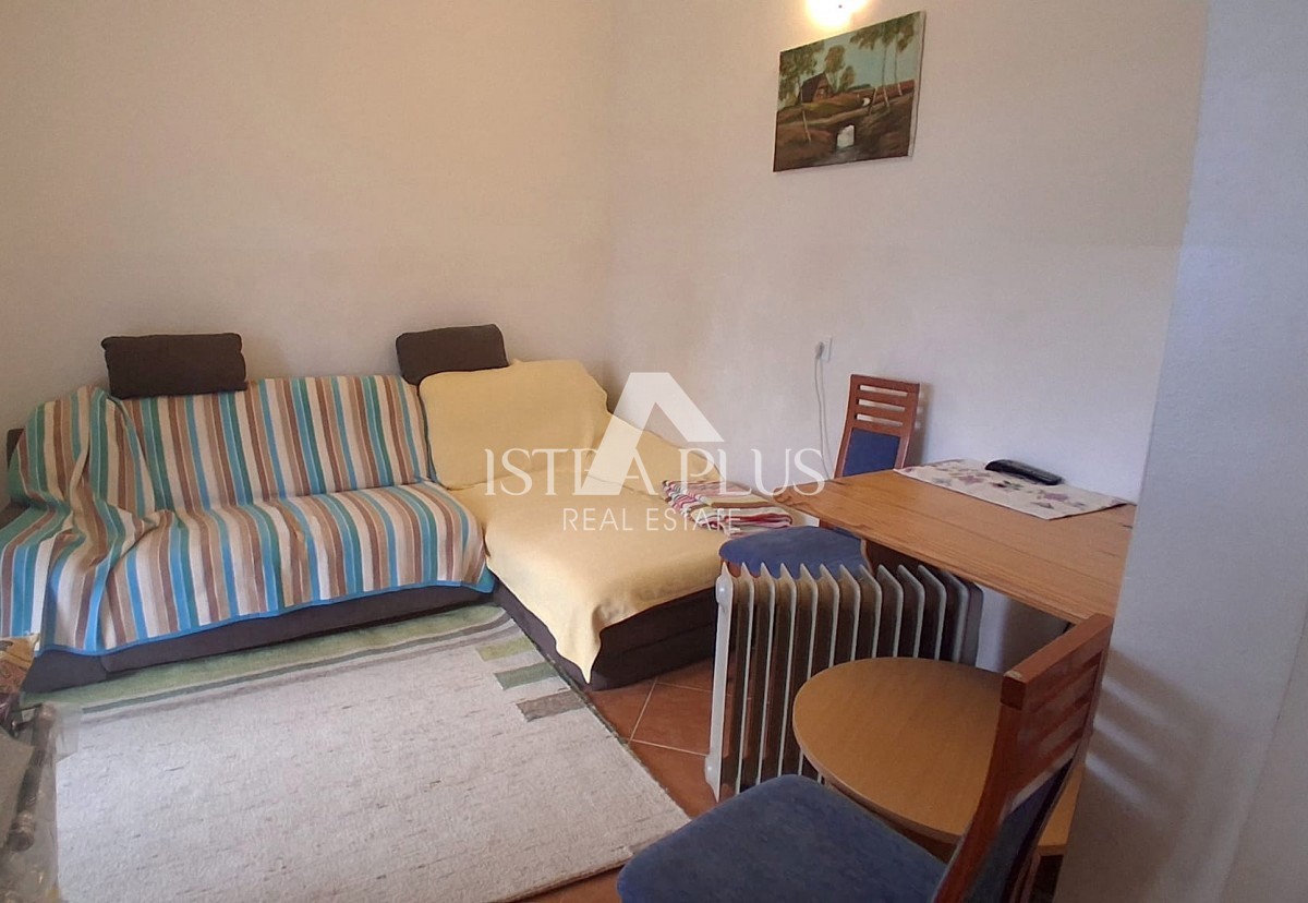 Prilika!! Červar-Porat - Apartma z 2 spalnicama 150 m od morja!!