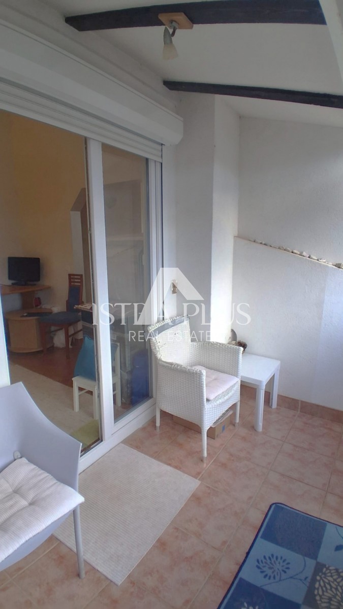 Prilika!! Červar-Porat - Apartma z 2 spalnicama 150 m od morja!!