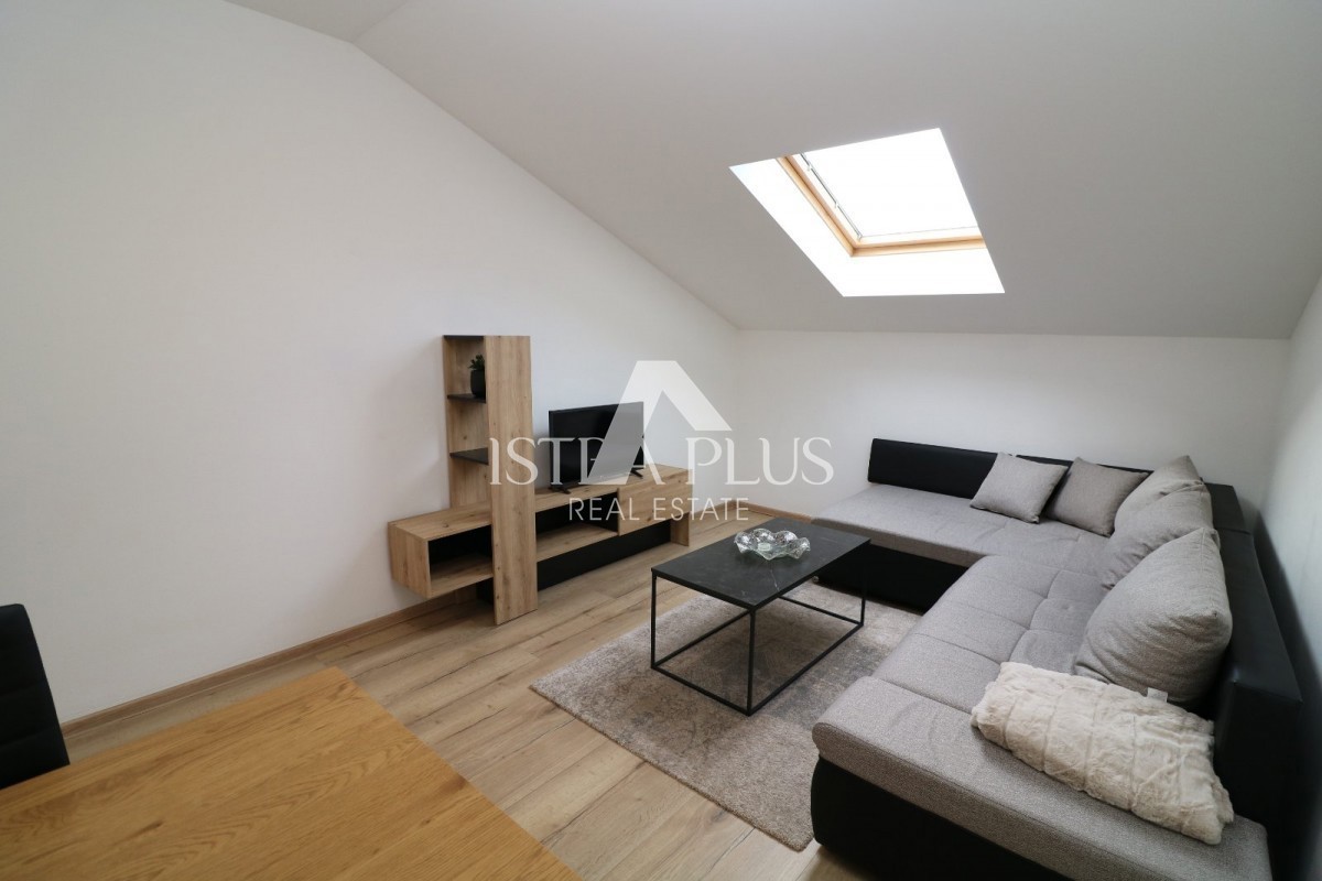 Poreč, odlična lokacija v mestu - stanovanje 49m2