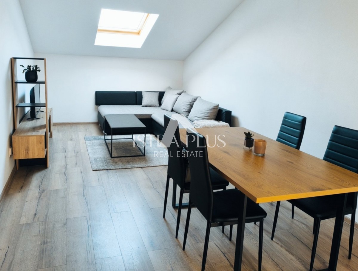 Poreč, odlična lokacija v mestu - stanovanje 49m2