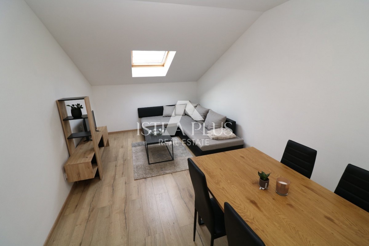 Poreč, odlična lokacija v mestu - stanovanje 49m2