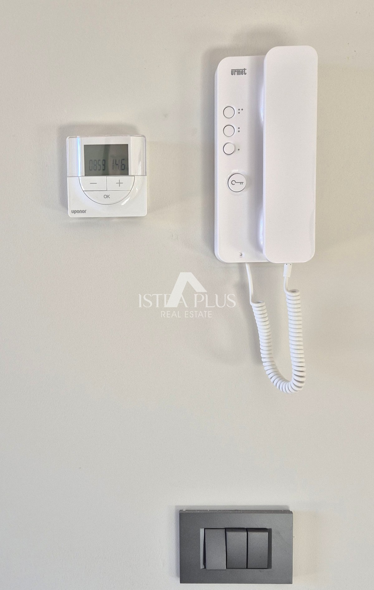 Poreč 1500m od morja - Stanovanje v pritličju z dvoriščem - moderna, kakovostna novogradnja!