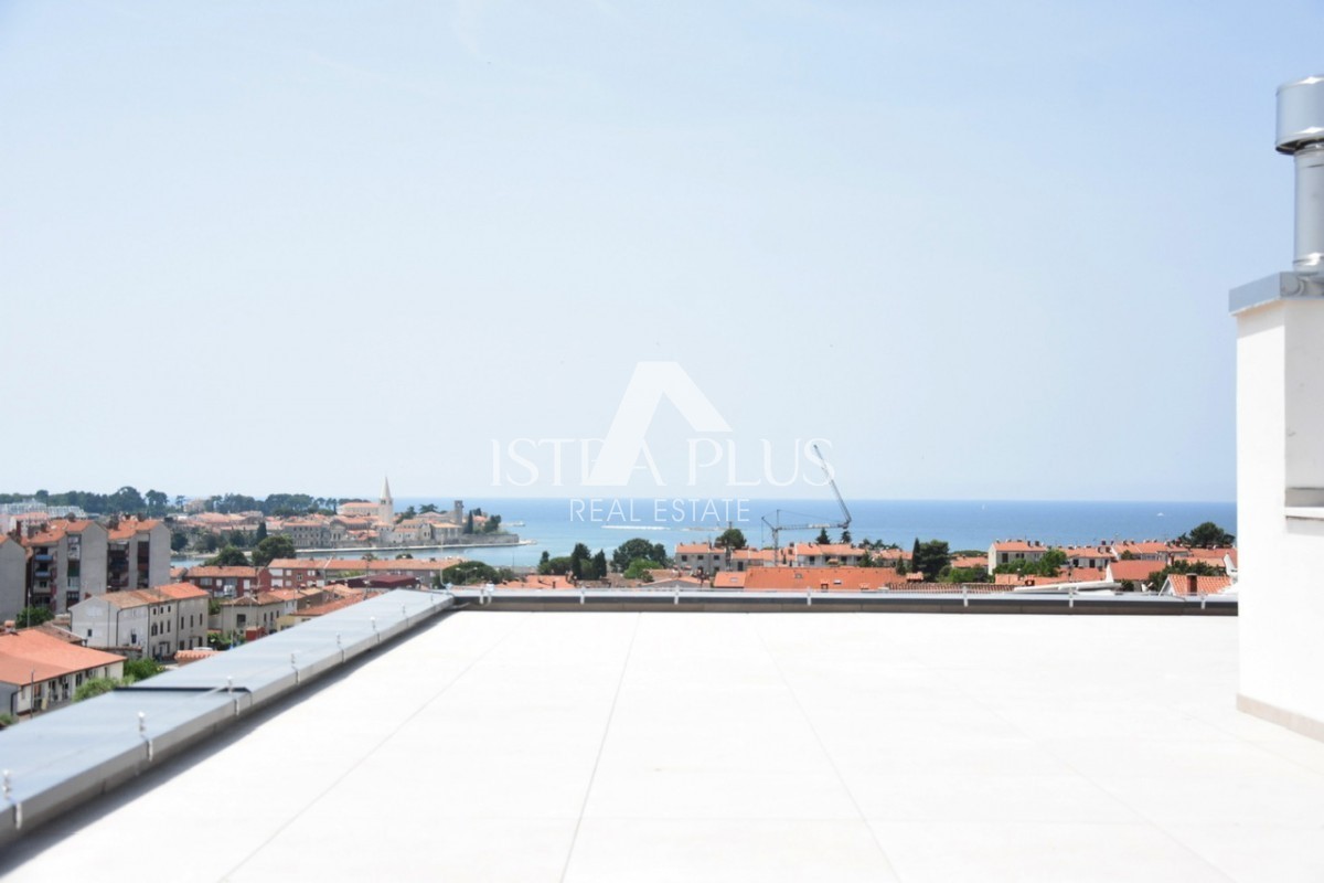 Ekskluziven penthouse s panoramo Poreča in morja, 5 spalnicami in garažo