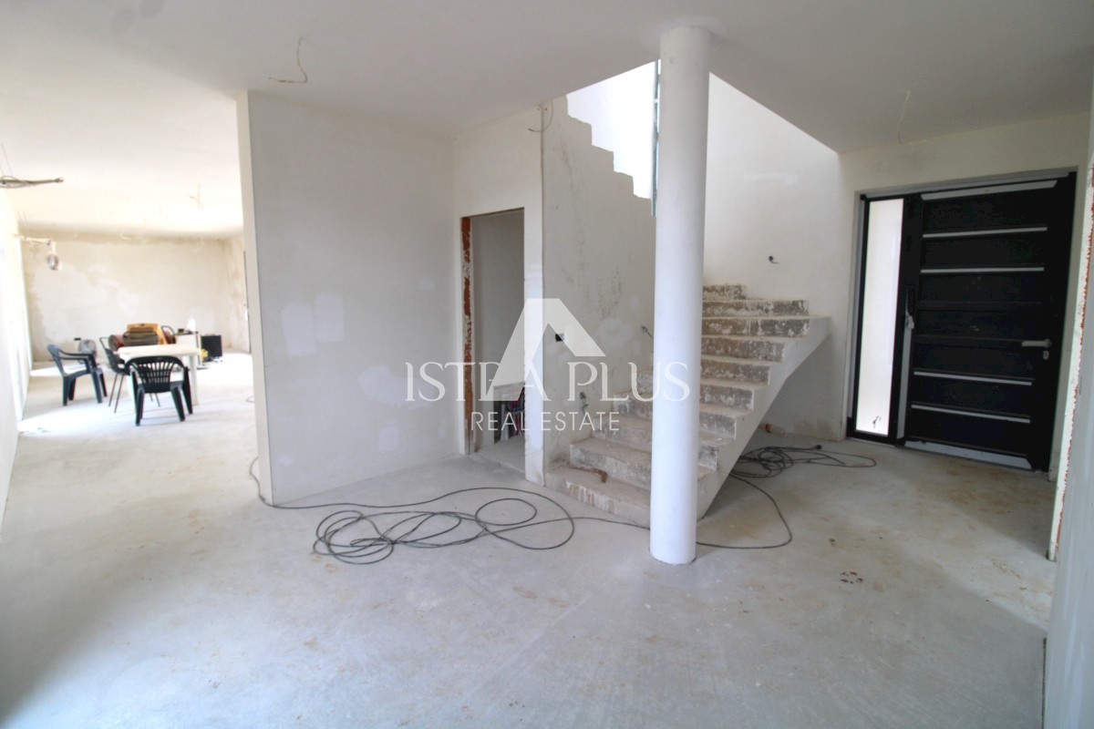 Moderna vila z bazenom - Poreč
