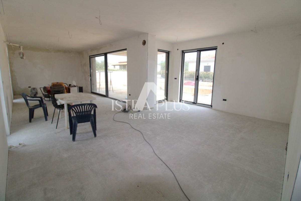 Moderna vila z bazenom - Poreč