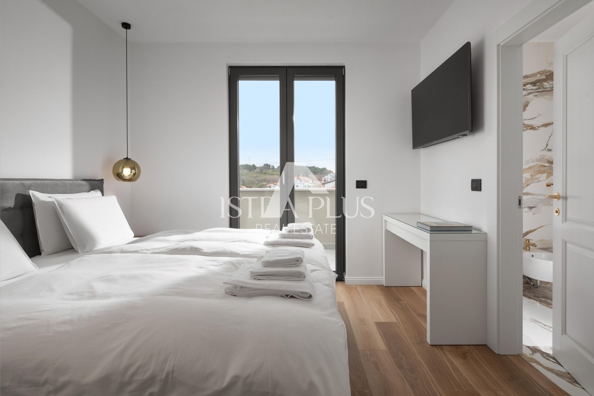 Ekskluziven penthouse v Poreču, nova stavba z moderno dekoracijo