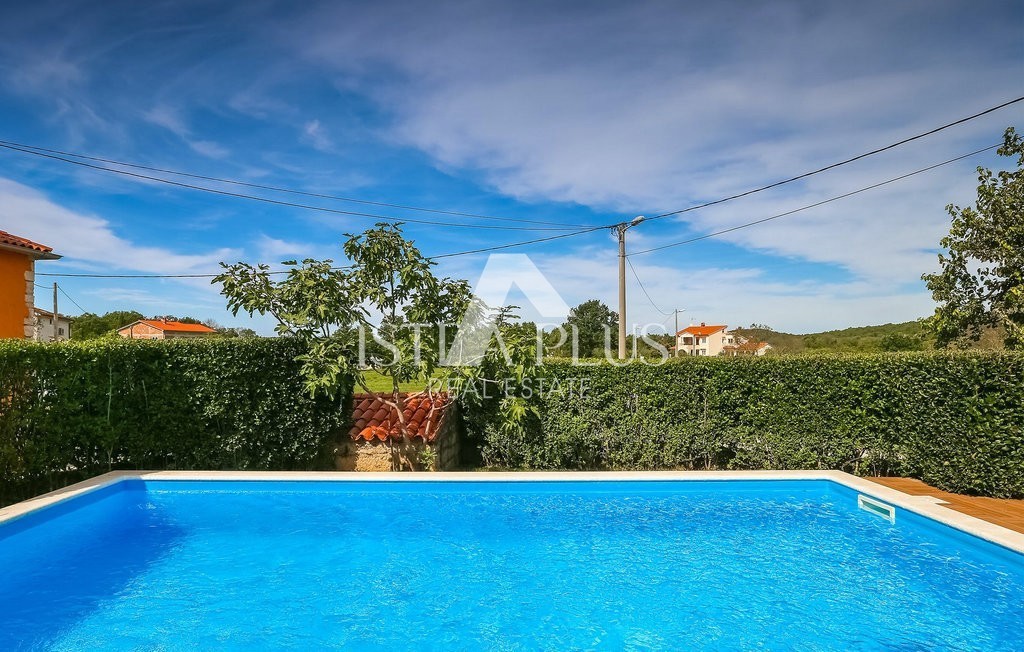 Istra, okolica Poreča, enonadstropna vila z bazenom