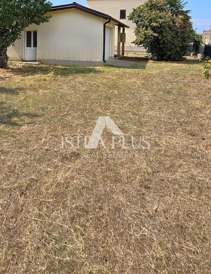 Istra, Poreč blizu centra in morja! Samostojna hiša s 3 apartmaji - prizidek in garaža!