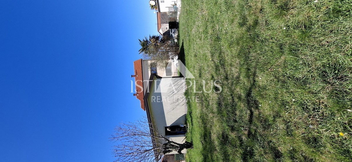 Istra, Poreč blizu centra in morja! Samostojna hiša s 3 apartmaji - prizidek in garaža!