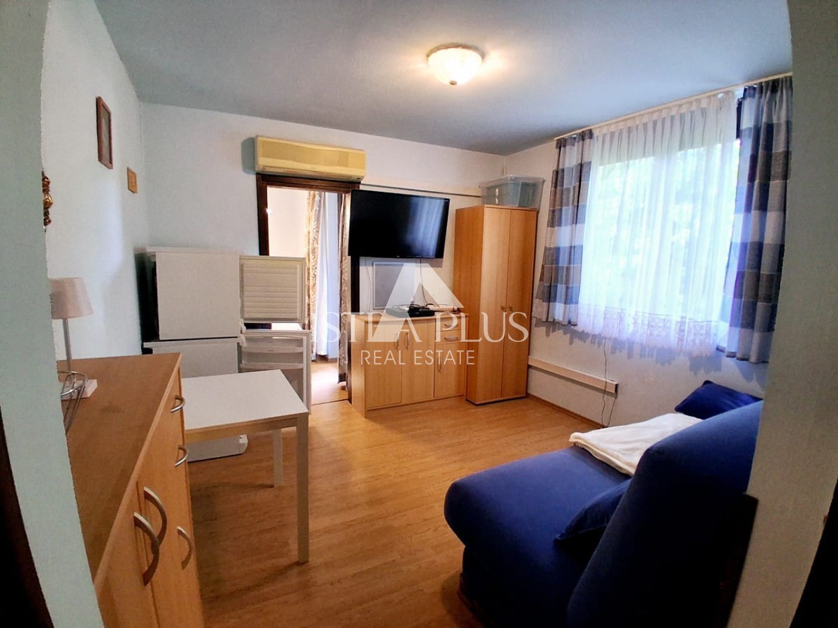 Poreč,Červar-Porat -apartaman 2.kat 100m od mora
