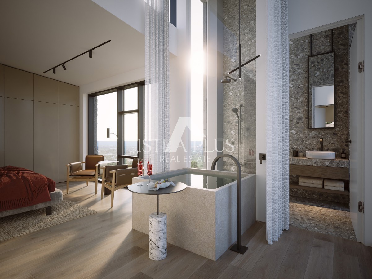 Istra, Poreč 10 km - Gradbeno zemljišče s pogledom na morje in pridobljenim gradbenim dovoljenjem