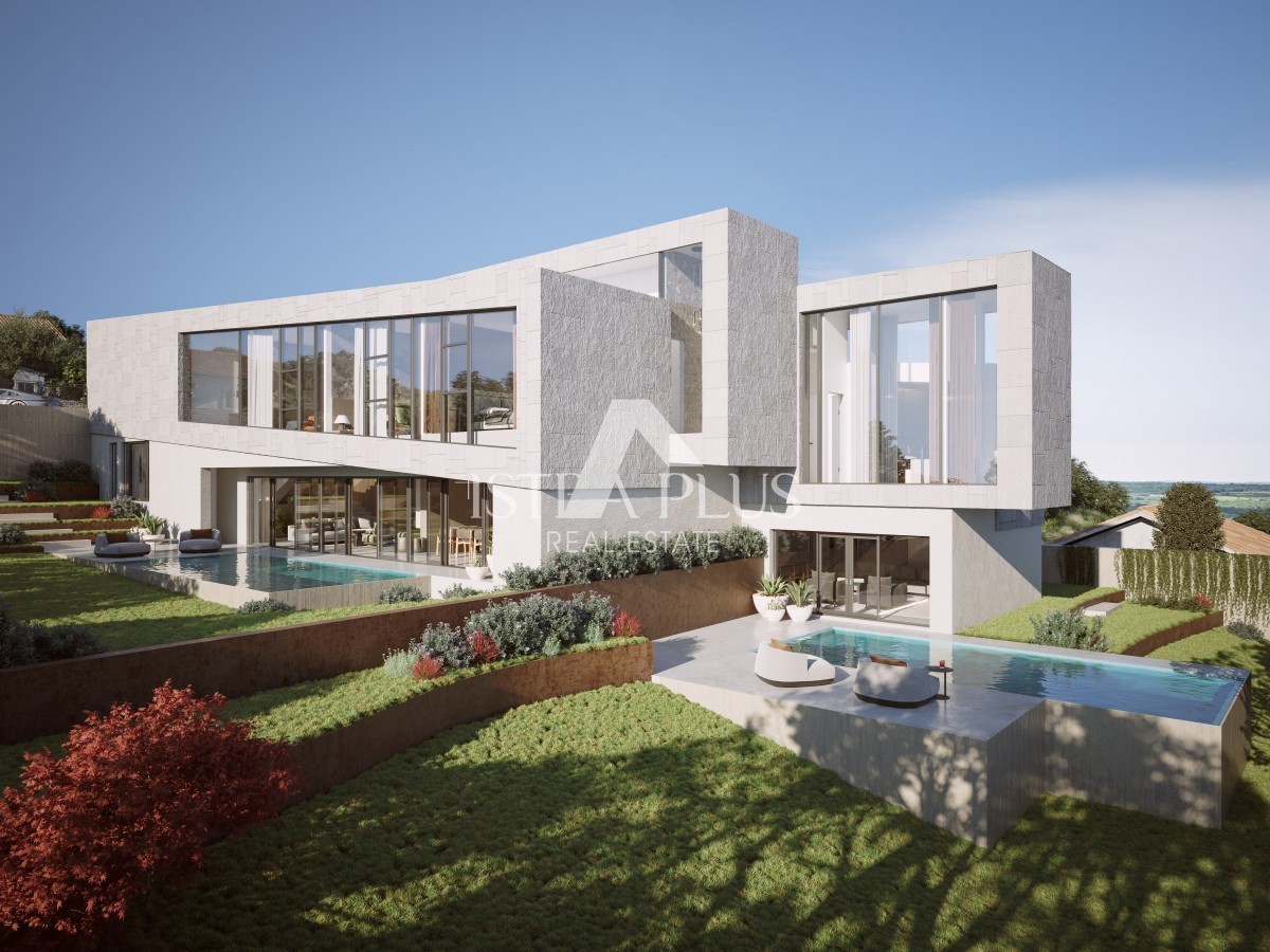 Istra, Poreč 10 km - Gradbeno zemljišče s pogledom na morje in pridobljenim gradbenim dovoljenjem