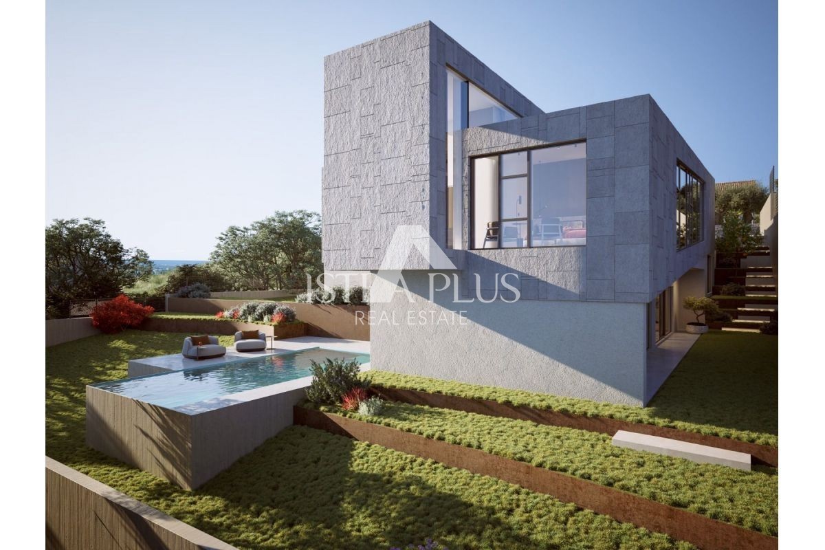 Istra, Poreč 10 km - Gradbeno zemljišče s pogledom na morje in pridobljenim gradbenim dovoljenjem