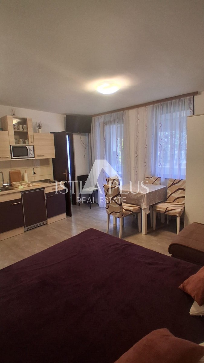 PRILOŽNOST! Červar-Porat, Stanovanje v 1. nadstropju, 150M OD MORJA