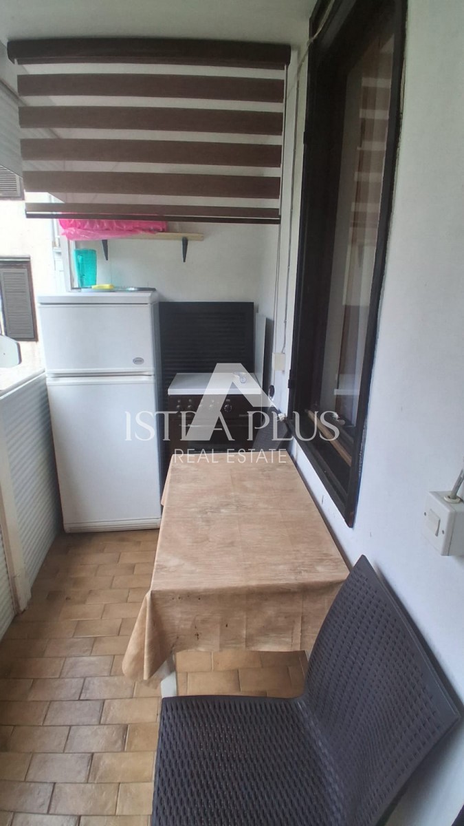 PRILOŽNOST! Červar-Porat, Stanovanje v 1. nadstropju, 150M OD MORJA