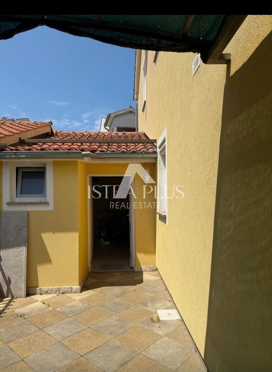 Istra, Poreč 2km - Obnovljena družinska hiša v mirnem okolju, blizu morja