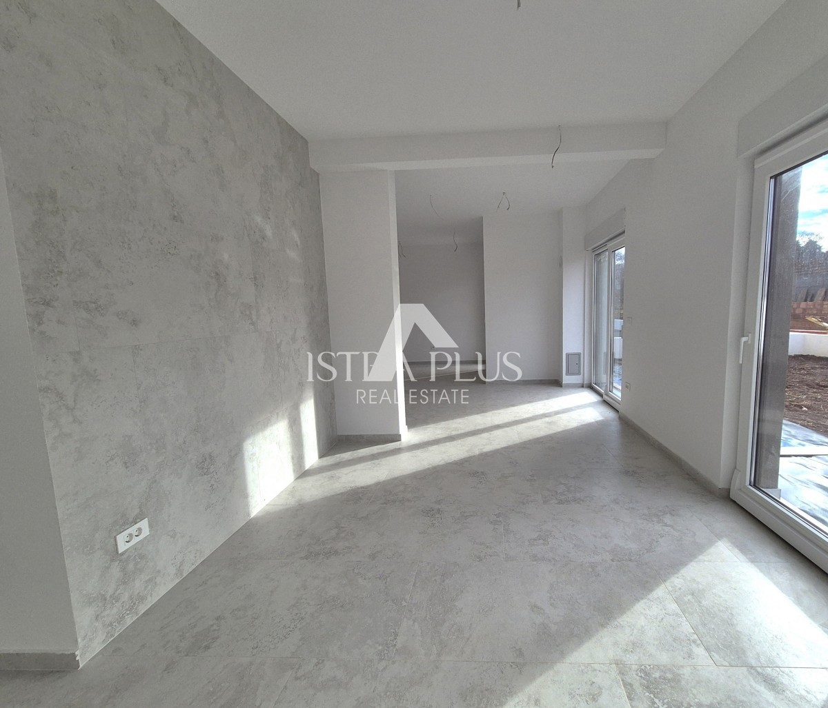 Istra, Poreč okolica 2km od mora - Stanovanje v prizemlju 88m2 z dvoriščem -NOVOGRADNJA