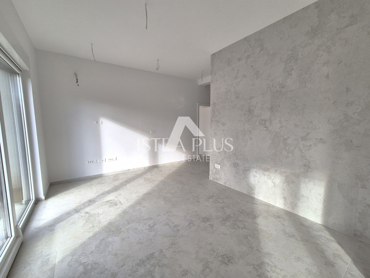 Istra, Poreč okolica 2km od mora - Stanovanje v prizemlju 88m2 z dvoriščem -NOVOGRADNJA