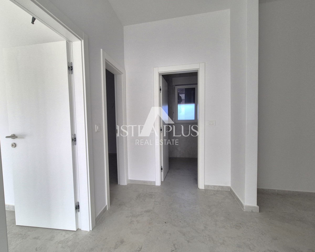 Istra, Poreč okolica 2km od mora - Stanovanje v prizemlju 88m2 z dvoriščem -NOVOGRADNJA