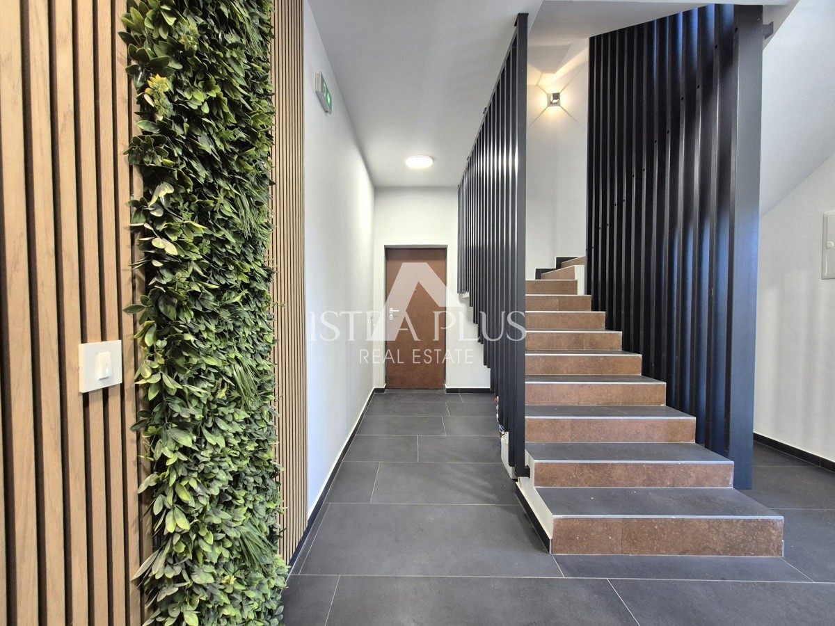 Istra, Poreč okolica 2km od mora - Stanovanje v prizemlju 88m2 z dvoriščem -NOVOGRADNJA